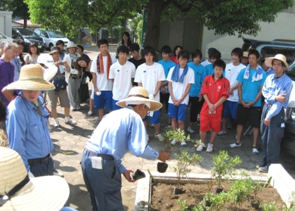 秦野曽屋高校・植樹イベント