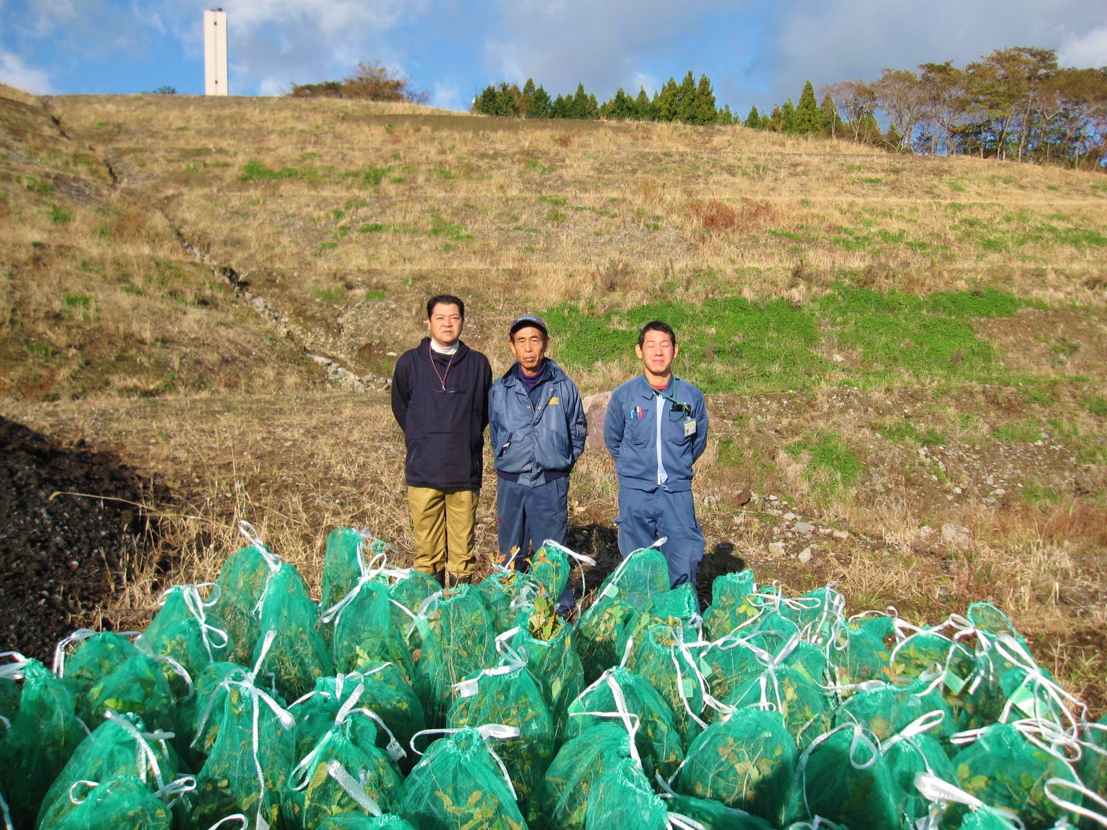 真鶴町へ苗木納品（2011.12.10）.jpg